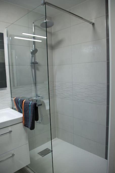 Stylish Studio In Only 50 Meters From Beach ! Nice Exterior photo